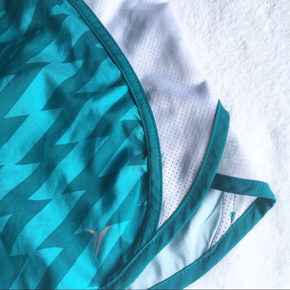 Active by Old Navy Women’s Activewear Short Green - Picture 2 of 10